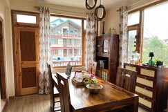 2 Bedroom Stay with Mountain Views