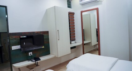 Sadwin Executive Hotel Room Type - Twin Bed Non AC