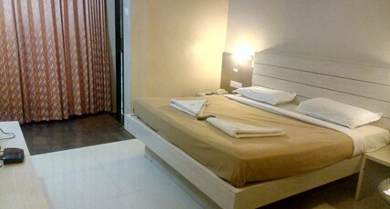 Hotel Sham Suman Room Type - Deluxe AC Room