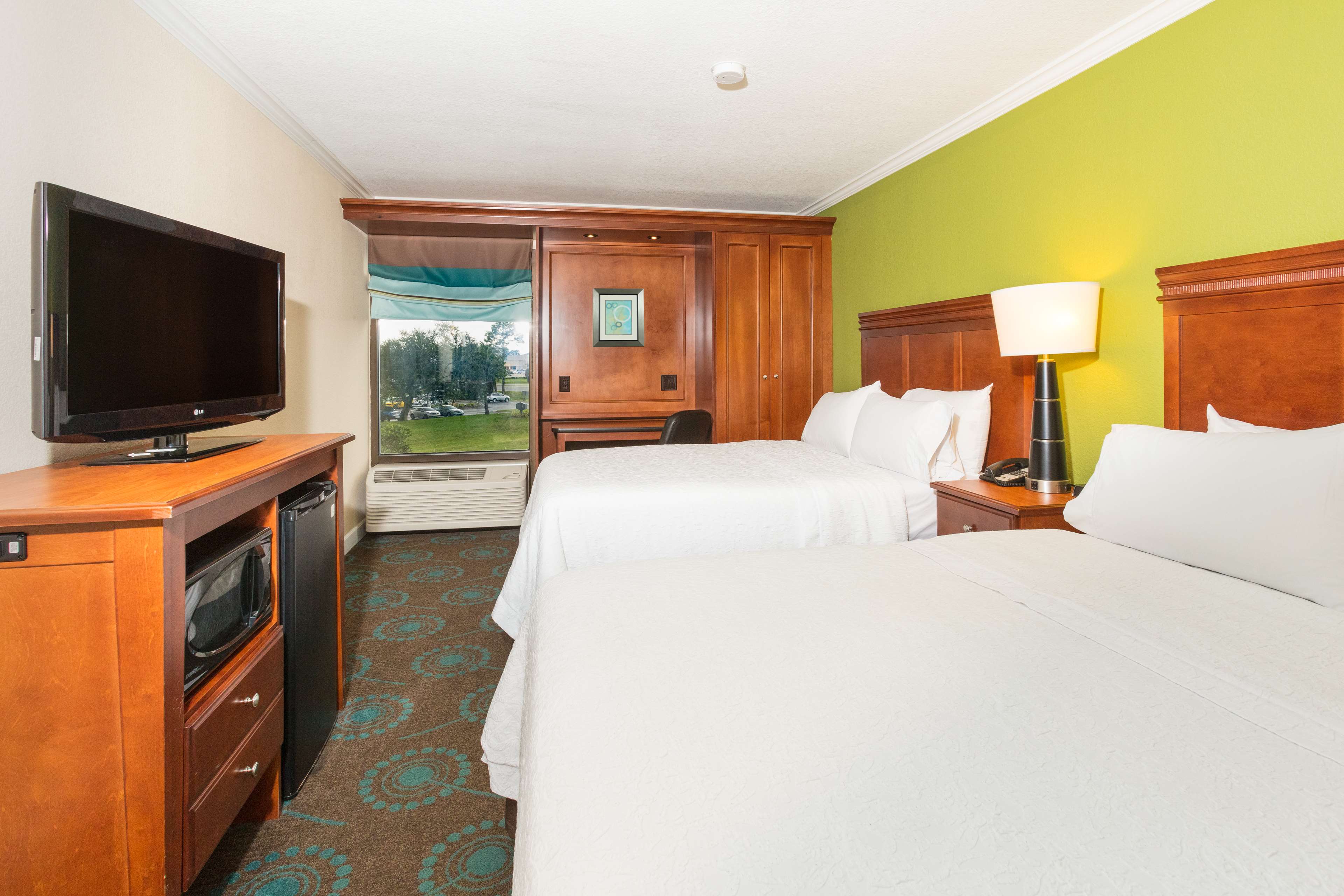 Hampton Inn Daytona Speedway - Tap to explore photos