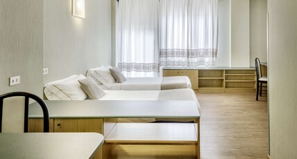 Best Western Hotel Residence Italia Room Type - 1 Queen 2 Single Beds, Standard Room