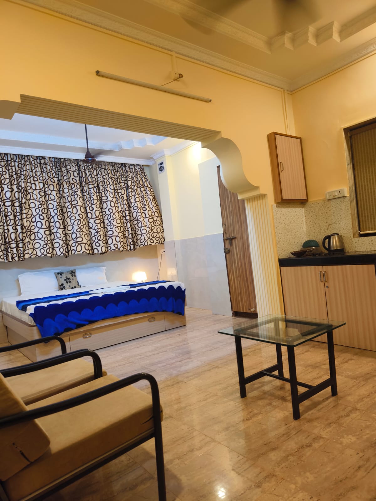 Shradha Luxury Room, 2 Bedroom Apartment - Tap to explore photos