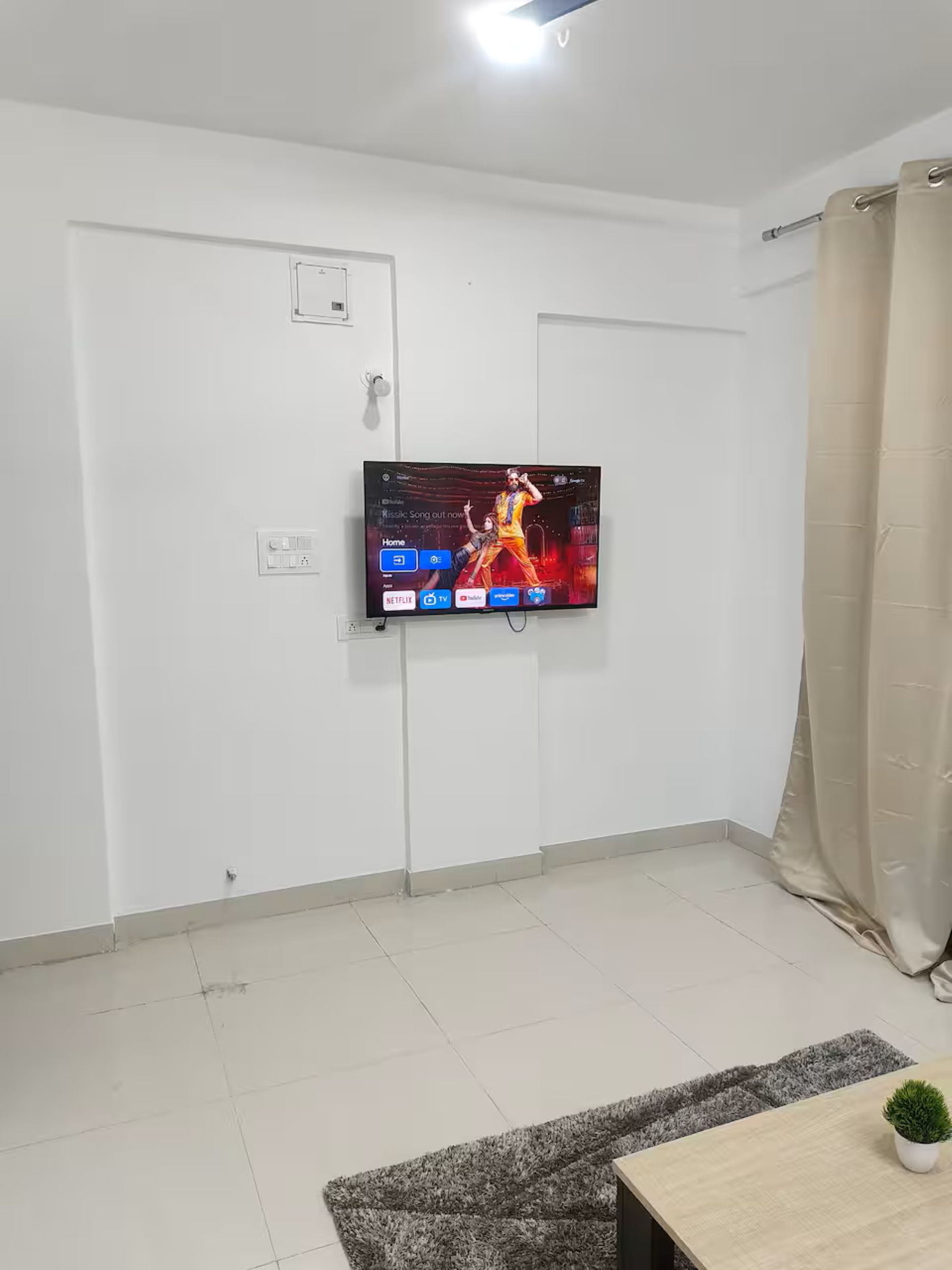 Self Service 1BHK Apartment 101 High Speed Net - Tap to explore photos