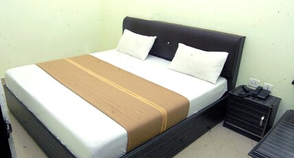 hotel maharaja palace Room Type - Deluxe