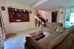 Villa Near Airport Family Couples DnD Stay