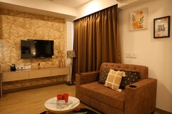 Airport Ave stay 5min to Airpt