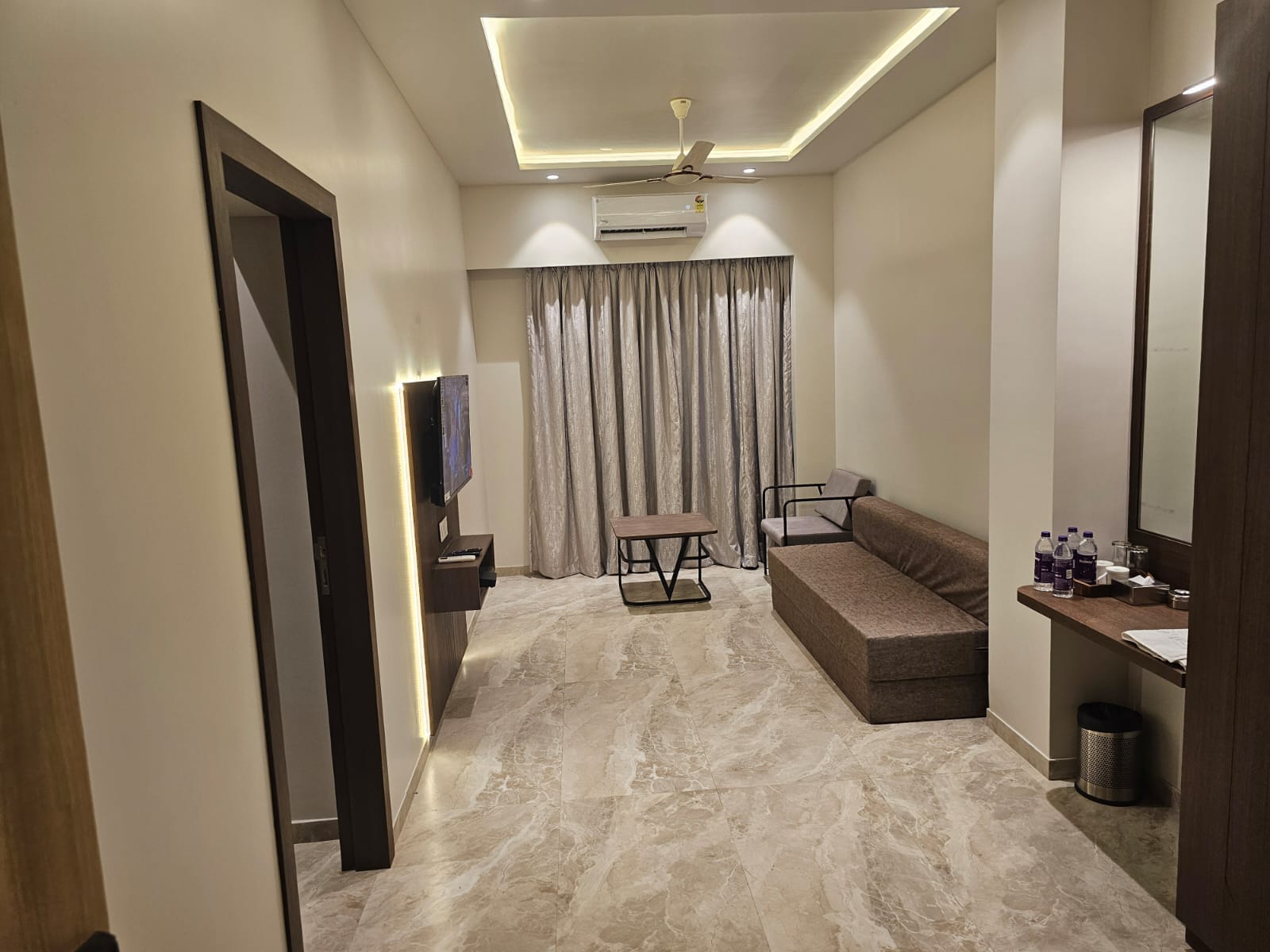 vishnu pratibha executive rooms - Tap to explore photos