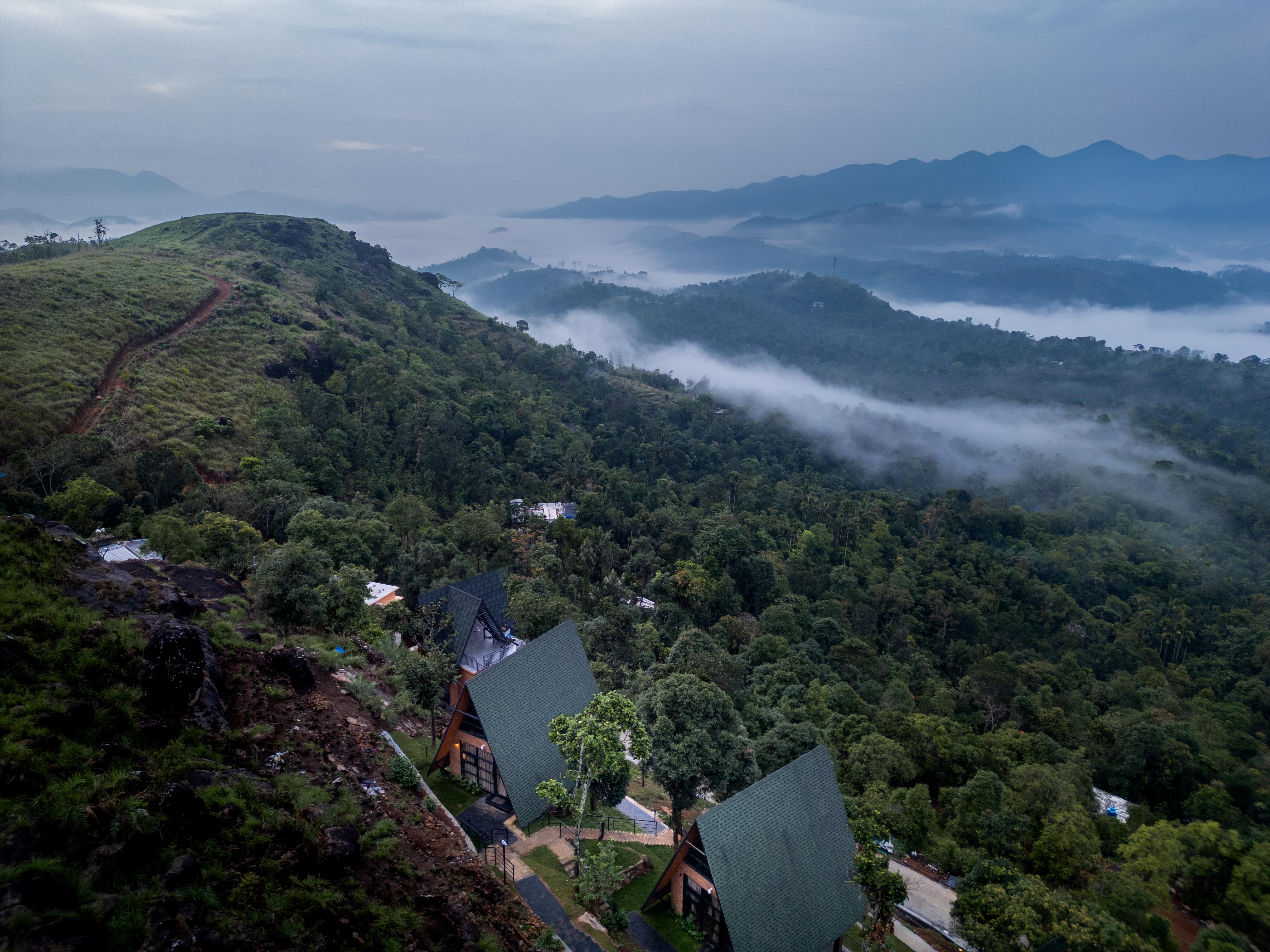 Cliff and Cloud Resort - Tap to explore photos