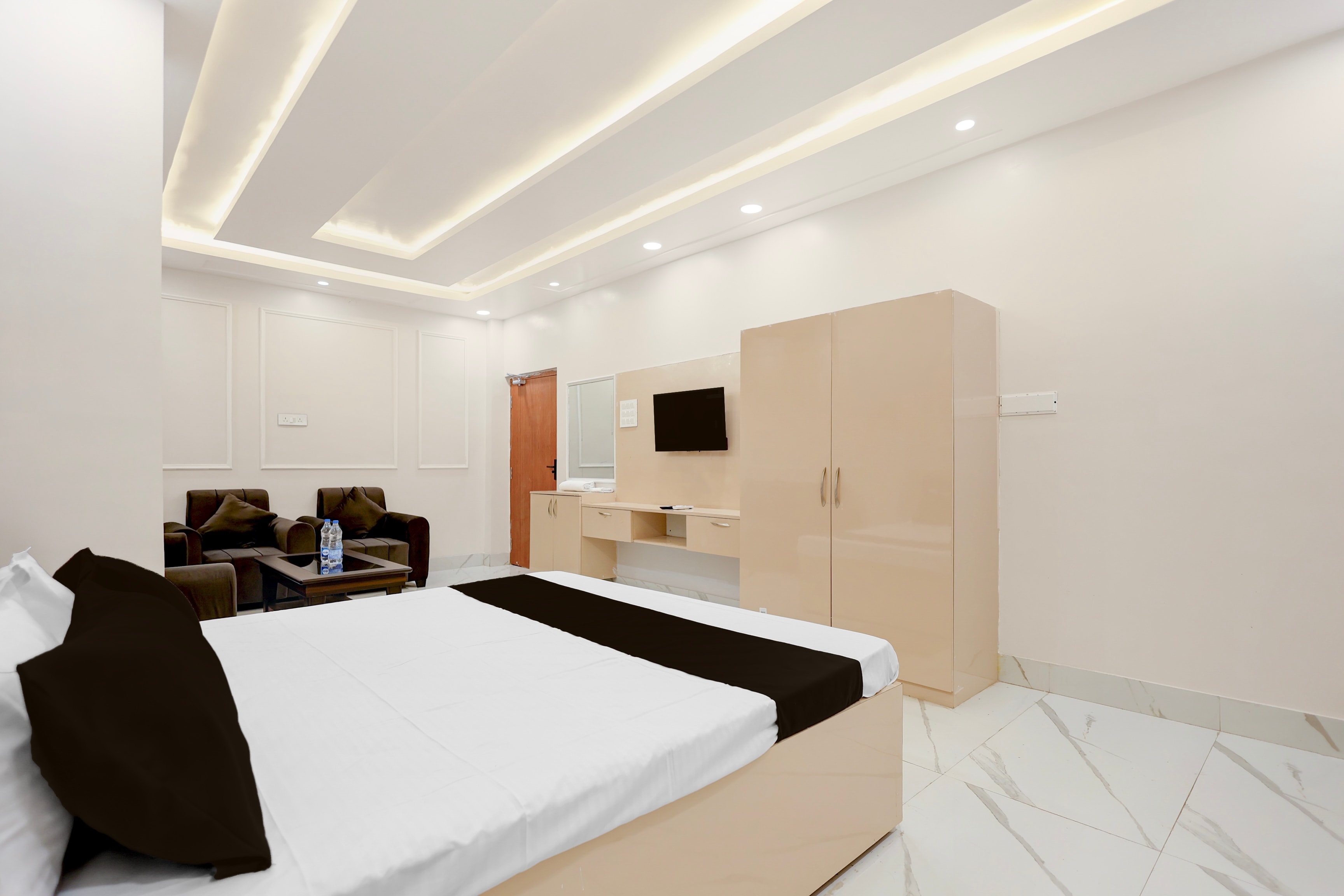 Hotel O Tanishk Vedant - Tap to explore photos