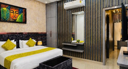 Shree Jee Hotel Room Type - Business Suite with Jacuzzi
