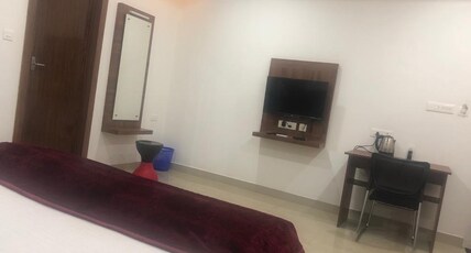 Kannamundayil Residency Room Type - Non AC Single Room