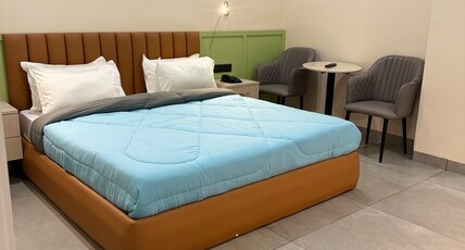 The Eagle Hotel & Restaurant Room Type - Luxury Room with Comfortable Bedding