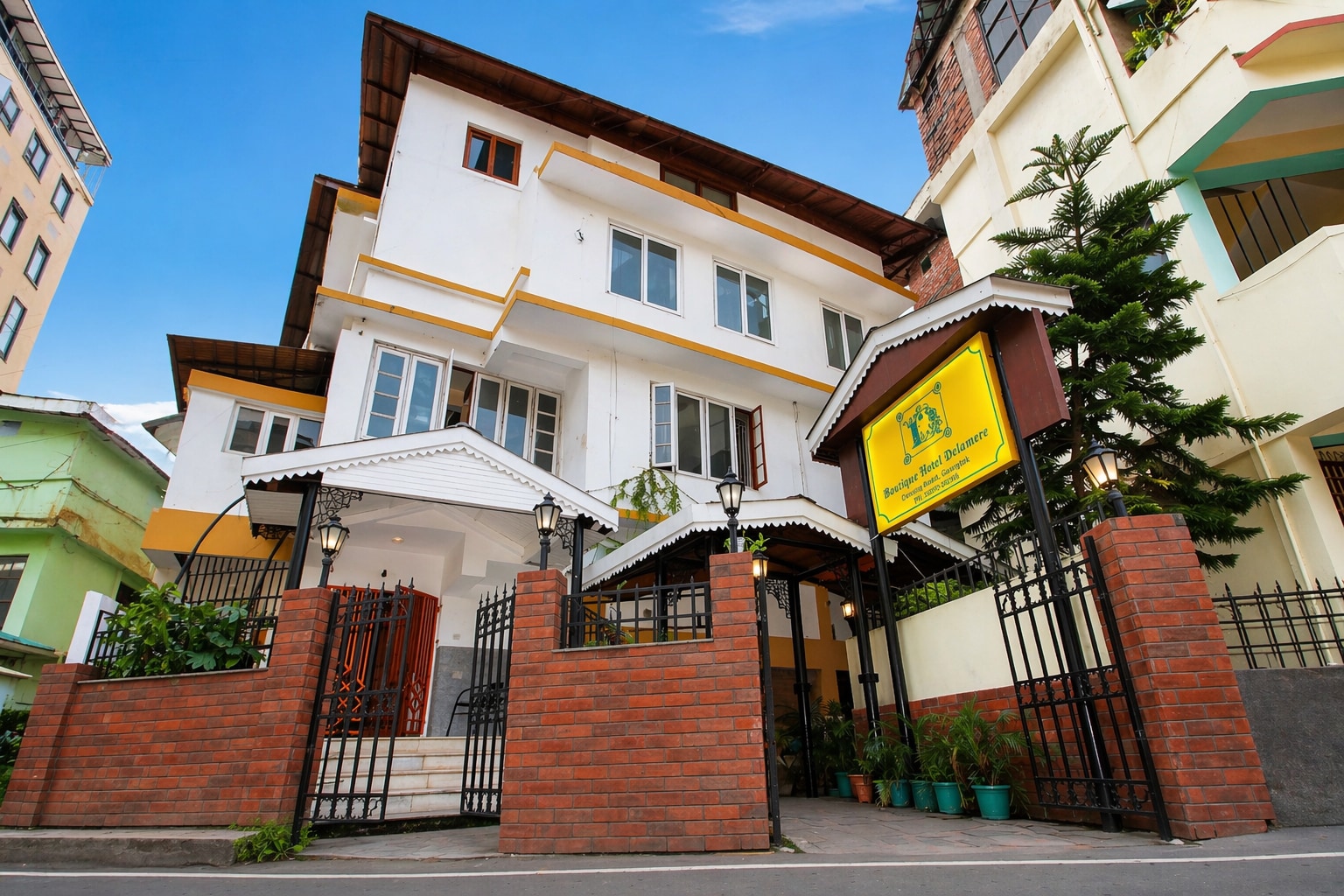 Boutique Hotel Delamere ( (2 min walk to MG Marg) - Tap to explore photos