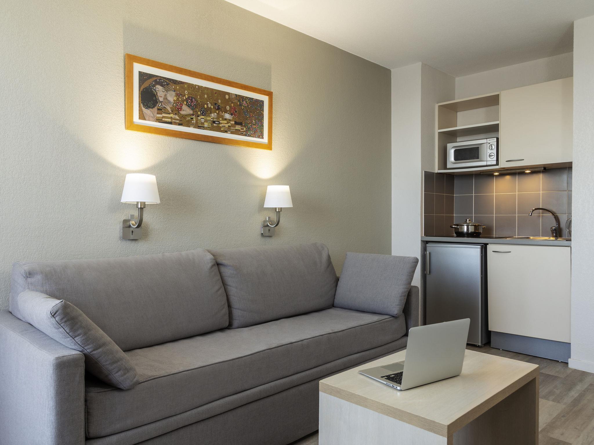 Aparthotel Adagio Access Avignon - Tap to explore photos