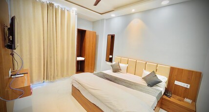 Hotel Grand Aana Inn Room Type - Deluxe Room