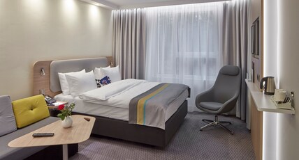 Holiday Inn Express MERZIG Room Type - 1 Queen Standard Single Sofa Bed