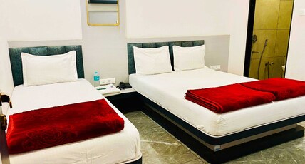 Hotel JK Palace Room Type - Deluxe Triple Bed Room