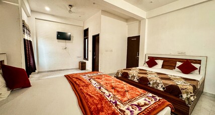 Hotel Krishna Dham Room Type - Family Room
