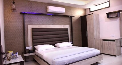 HOTEL CM PLAZA Room Type - super Deluxe Room