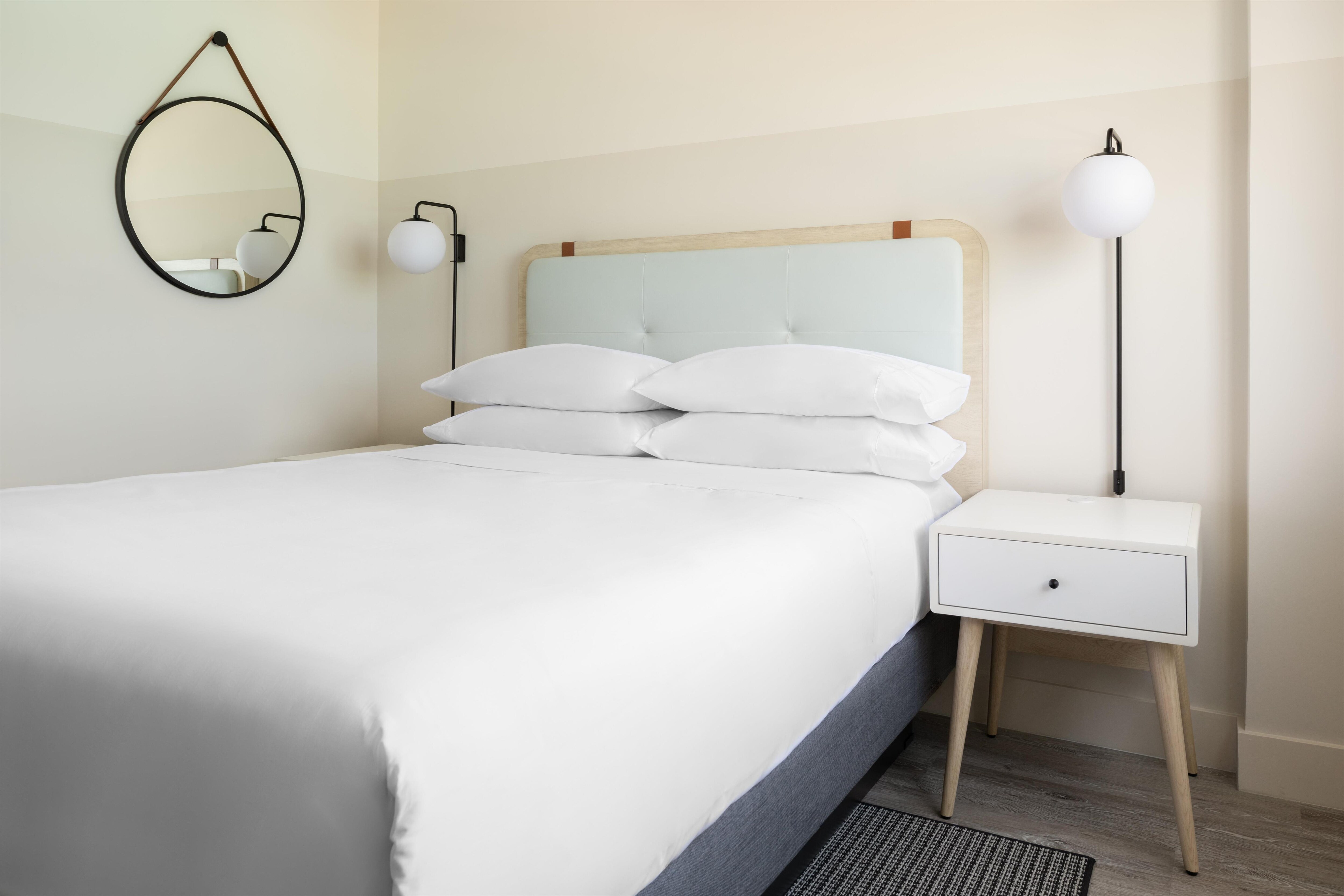 Hampton by Hilton Grand Cayman - Tap to explore photos