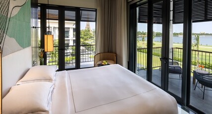 Taj Taal Kutir Room Type - Luxury Suite Lake View with Sit-out