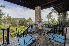 Garfield Cottage by TONIK