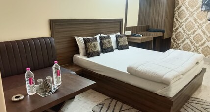 hotel atithi palace Room Type - Classic room no 2