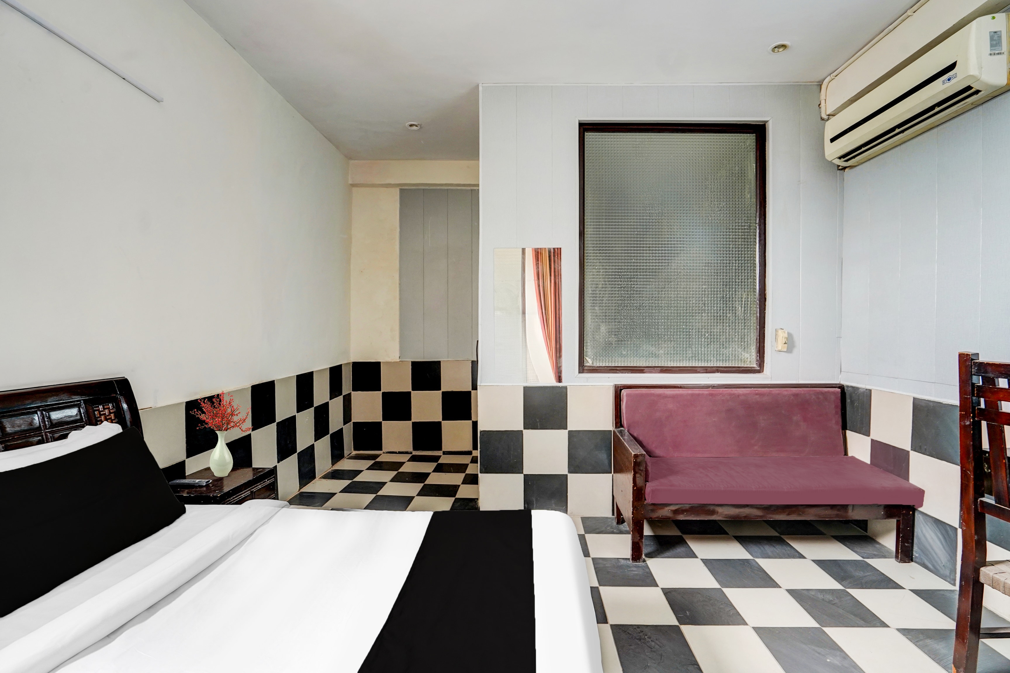 Hotel O Sector 93 Noida Formerly Grand Empire - Tap to explore photos