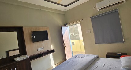 Shree hotel Room Type - Bedroom 7