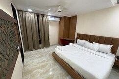 Hotel Golden Palm
