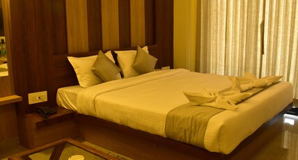 Hotel Ridley International Room Type - Deluxe Double Bedroom