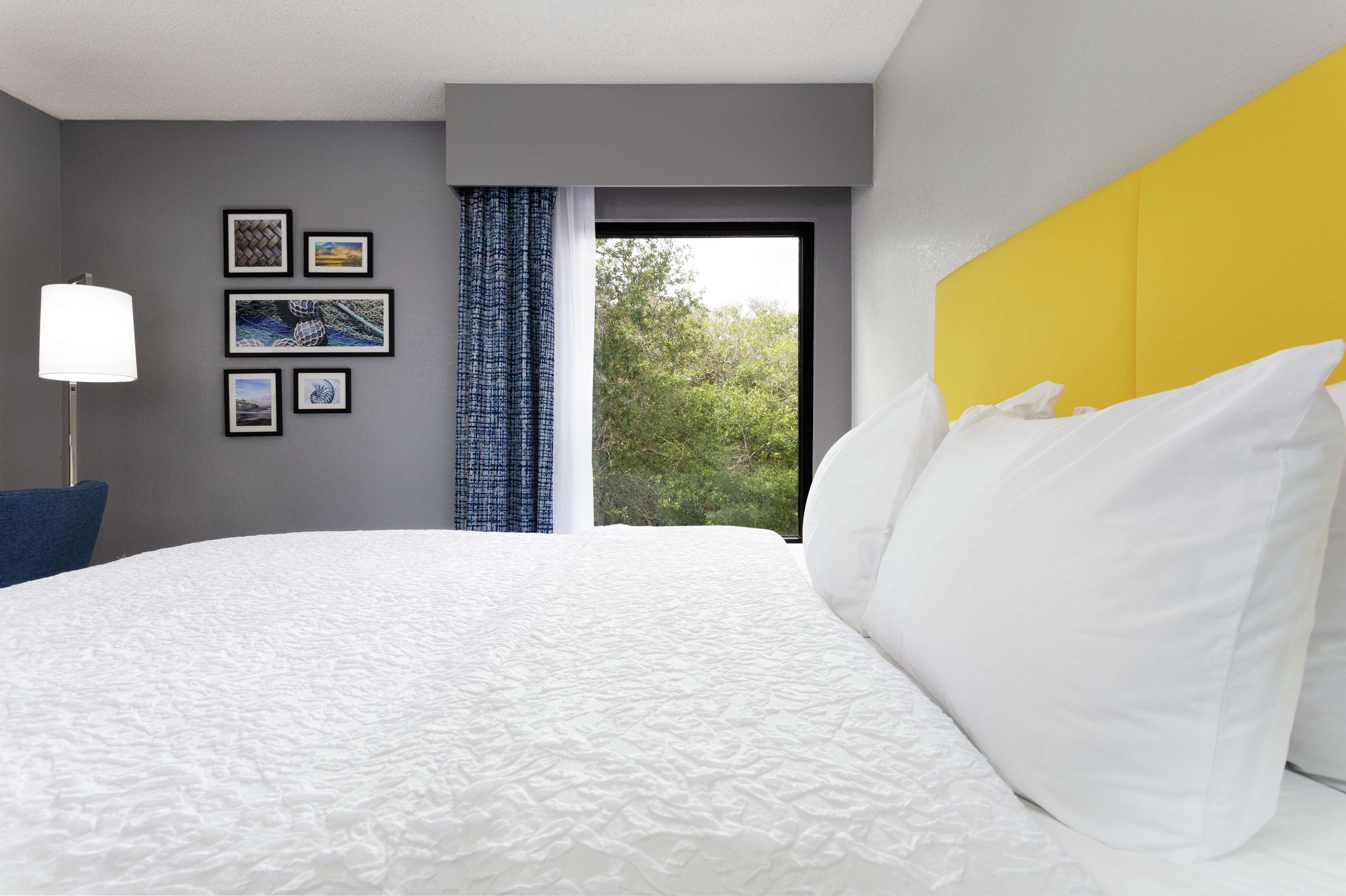 Hampton Inn Amelia Island - Tap to explore photos