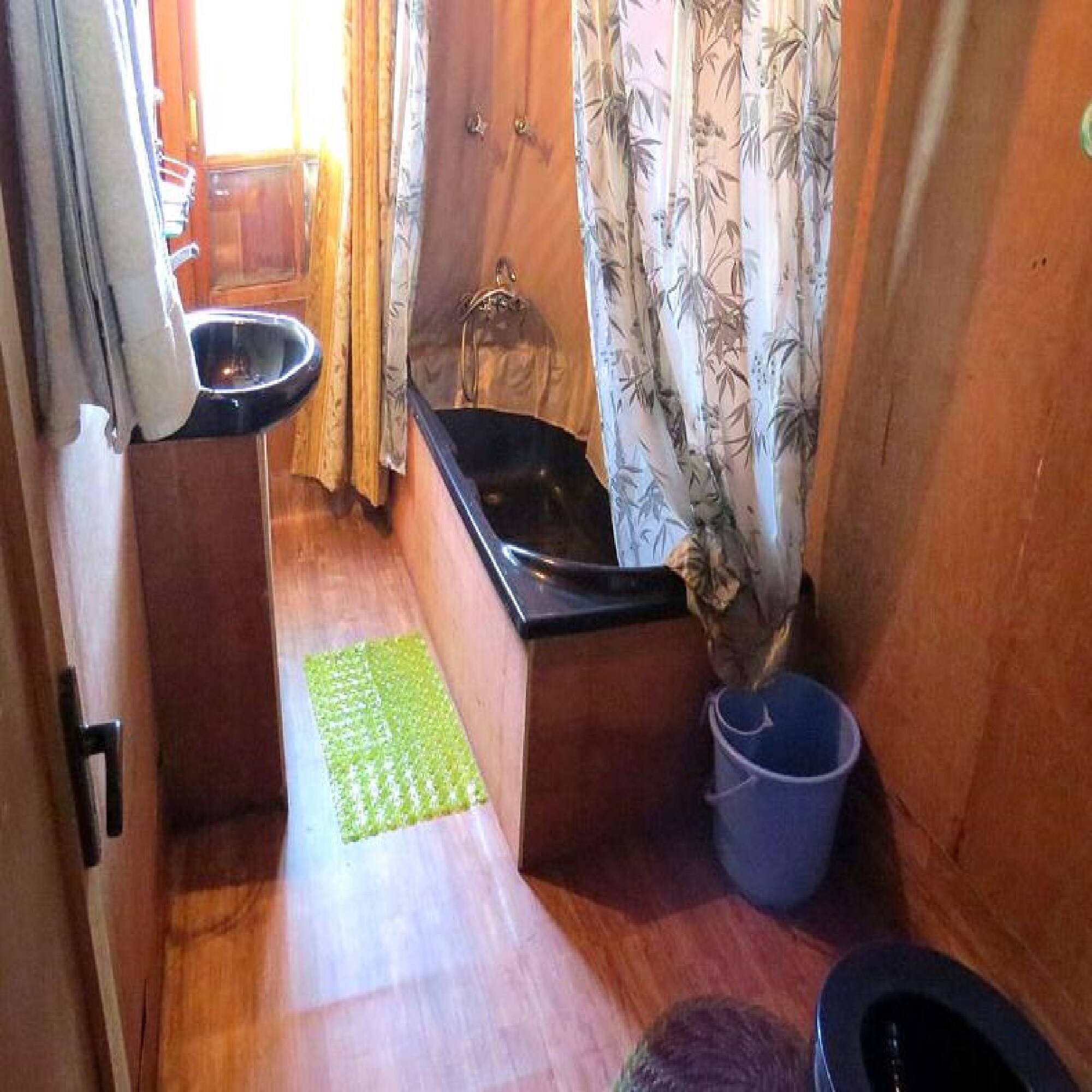 Houseboats Kashmir Treat - Tap to explore photos