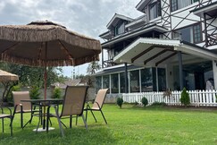 Lakewalk Suites