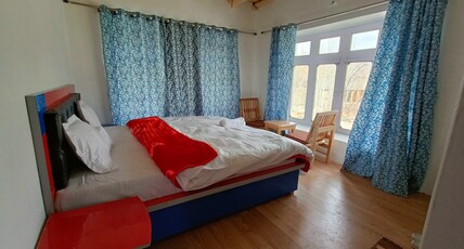 Astro Guest House Room Type - Deluxe Room