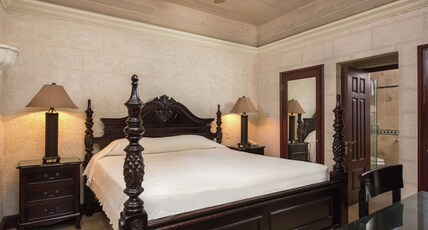 Hilton Grand Vacations at The Crane Room Type - 1 BDRM GARDEN VIEW KING