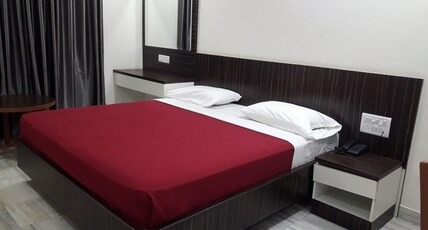 HOTEL SINGAPORE Room Type - Executive AC