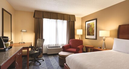 Hilton Garden Inn Lancaster Room Type - 1 KING ACC RM ROLLIN SHWR
