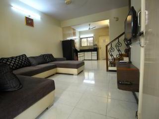 Villas holiday home service - Tap to explore photos