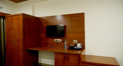 SRS Regency Hotel Room Type - LUXURY ROOM