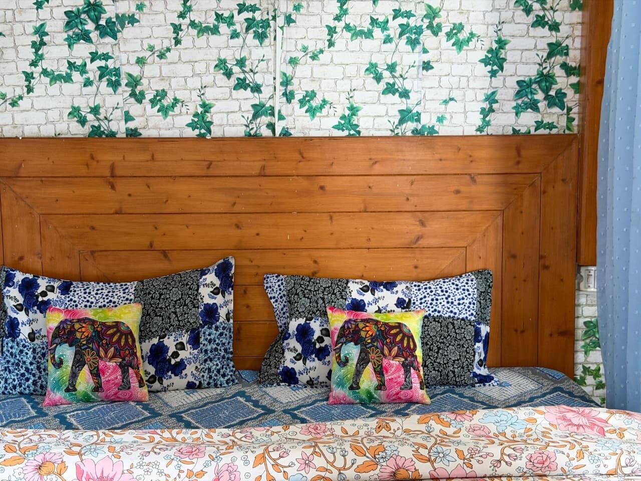 Pinewood Sunrise Homestay Kasauli - Tap to explore photos