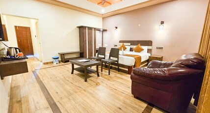 iHotels Yercaud. Room Type - Superior Room with Balcony