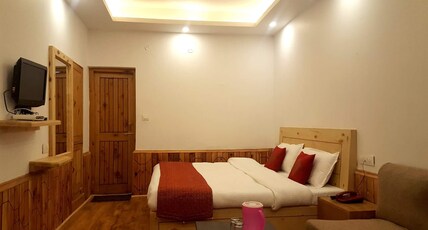 Hotel Dream Land - River Side Room Type - Deluxe Room