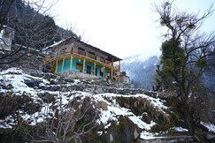 Ahorastays Manali