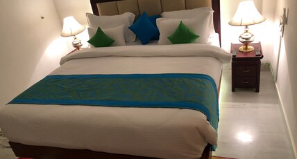 Nirvana Lakeside Udaipur Room Type - Dharohar Air condition Suite Room city Palace view