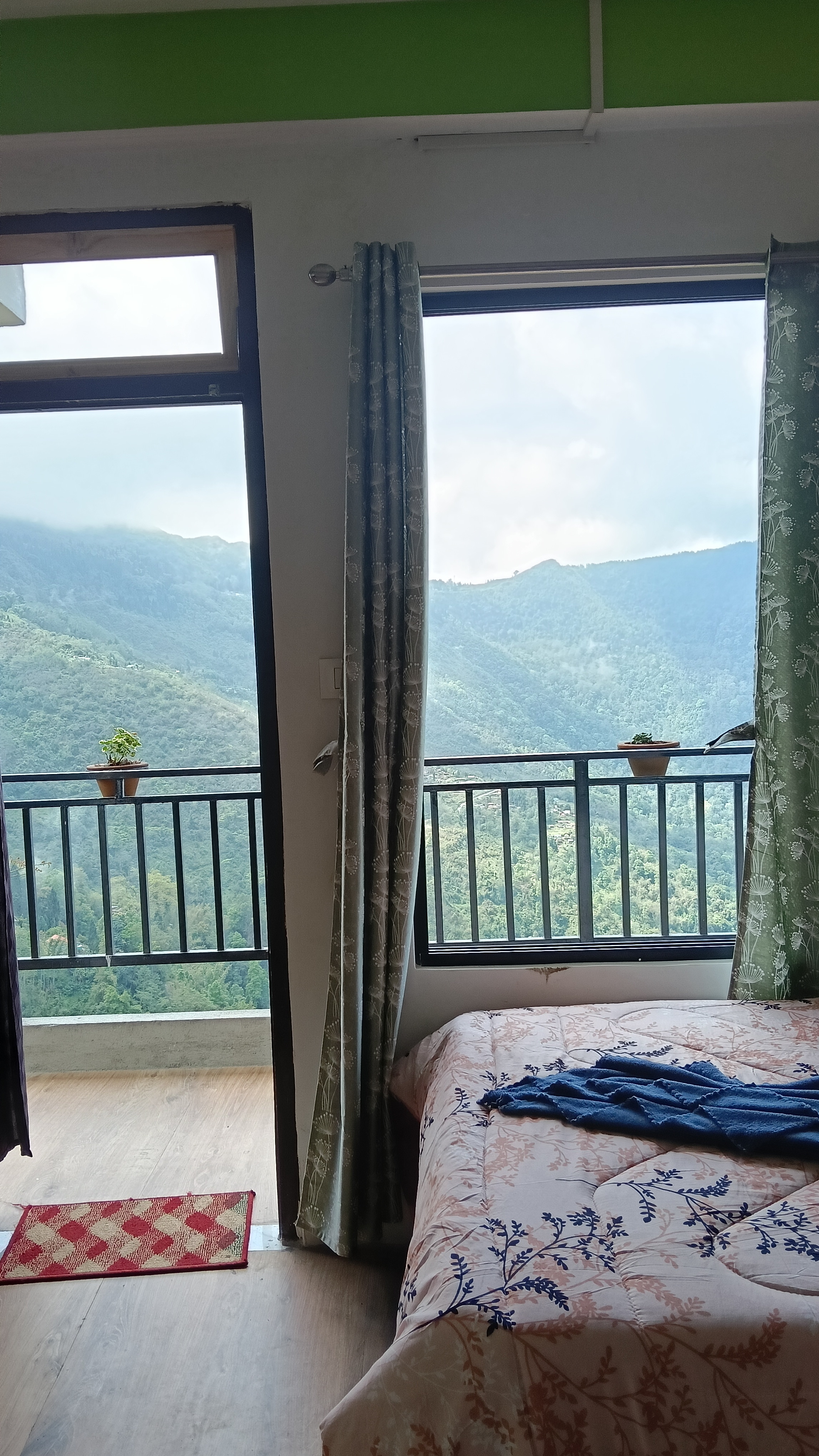 JOSEPH HOMESTAY - Tap to explore photos