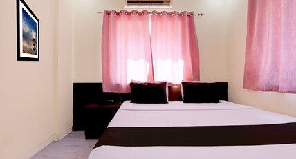 Hotel O The Crown of Indian Hotel Room Type - Classic