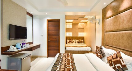 Hotel Sapphire Room Type - Family Studio with Golden Temple View and Terrace