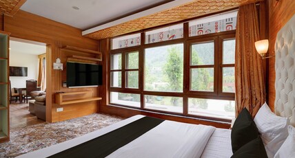Palette Hotel Regency Valley View Pahalgam By CheckIn Room Type - Suite with Jacuzzi Bathtub