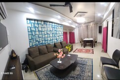 comfortable stay ..at heart of the city .